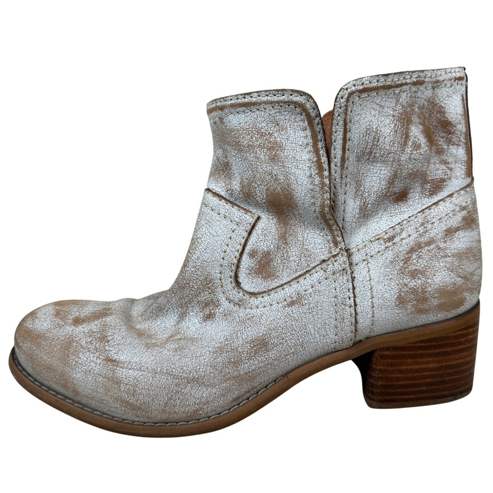 Diba True Walnut Grove White Distressed Crackle Leather Western Ankle‎ Boots 9